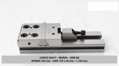 MORSA 3000 KG AP.MAX: 220 - GAN: 150 x 46 - L: 330 usato Morsa nuova di precisione in acciaio Mod.M011-150-300 foto 10