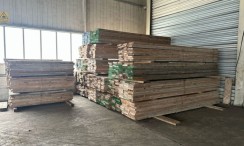 Tavoloni in legno   usato Cesoia CMLL 1500x3 mm  immagine Cesoie usati in vendita